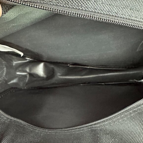 AMERICAN TOURISTER CARRY ON SHOULDER DUFFLE BAG ADJUSTABLE STRAP, BLACK, ZIPPER - Picture 6 of 11